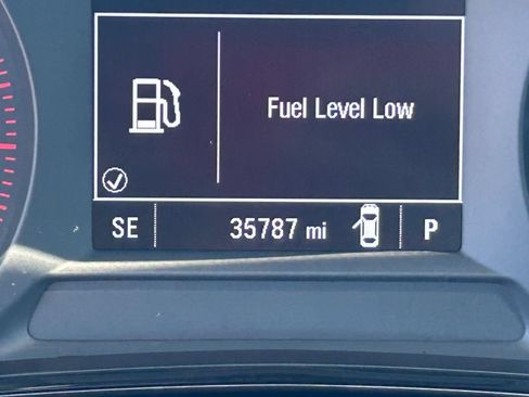 Used 2025 Chevrolet Trax LS FWD image 31