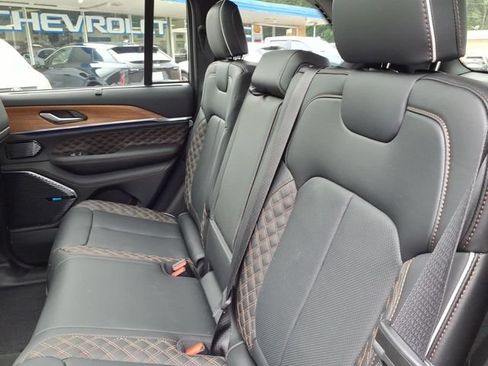 Used 2026 Jeep Grand Cherokee Summit w/ Obsidian Package AWD/4WD image 11