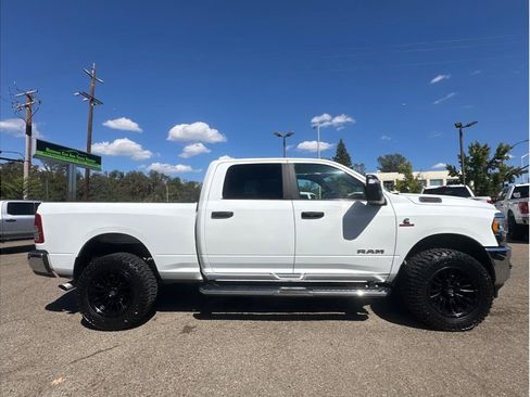 Used 2024 RAM 2500 Big Horn AWD/4WD image 9