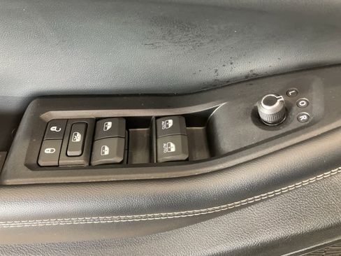 Used 2023 Jeep Grand Cherokee Limited image 12