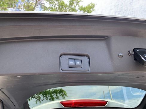 Used 2024 Nissan Rogue SV FWD image 8