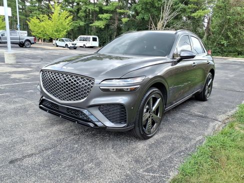 Used 2023 Genesis GV70 3.5T Sport w/ Sport Prestige Package AWD/4WD image 5