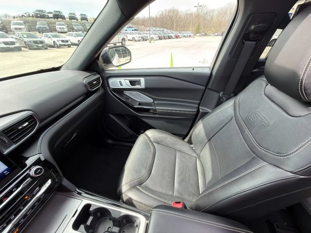 Used 2023 Ford Explorer ST w/ Equipment Group 401A AWD/4WD image 23
