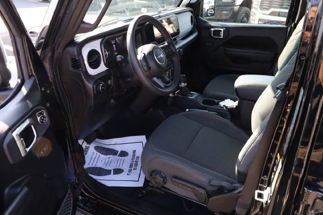 Used 2025 Jeep Wrangler Unlimited Sport AWD/4WD image 10