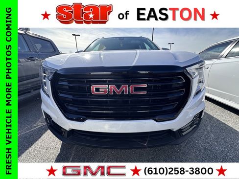 Used 2022 GMC Terrain SLE w/ Driver Convenience Package image 3