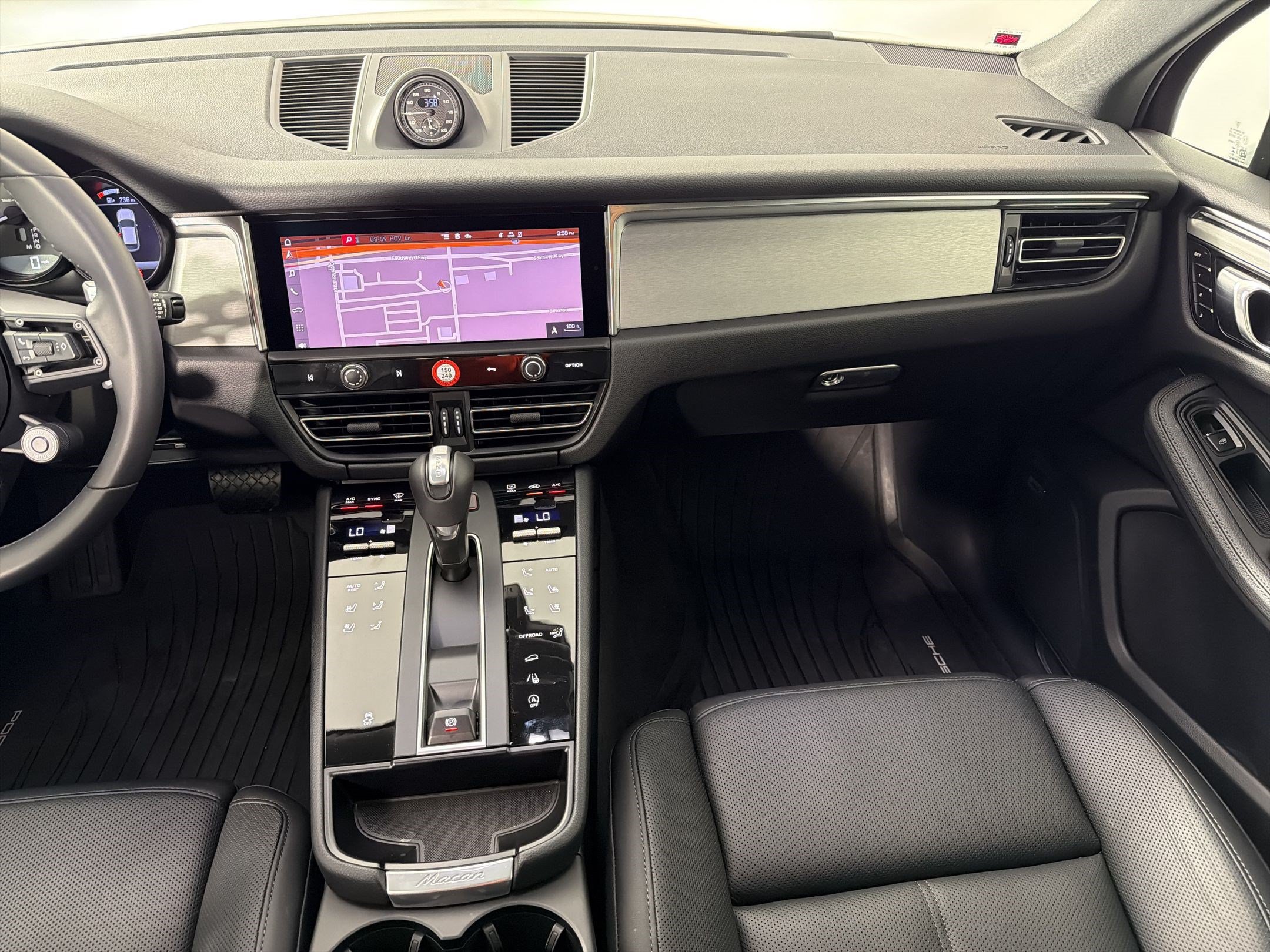 Certified 2026 Porsche Macan AWD/4WD image 28
