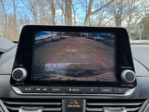 Used 2025 Nissan Altima 2.5 SV image 21