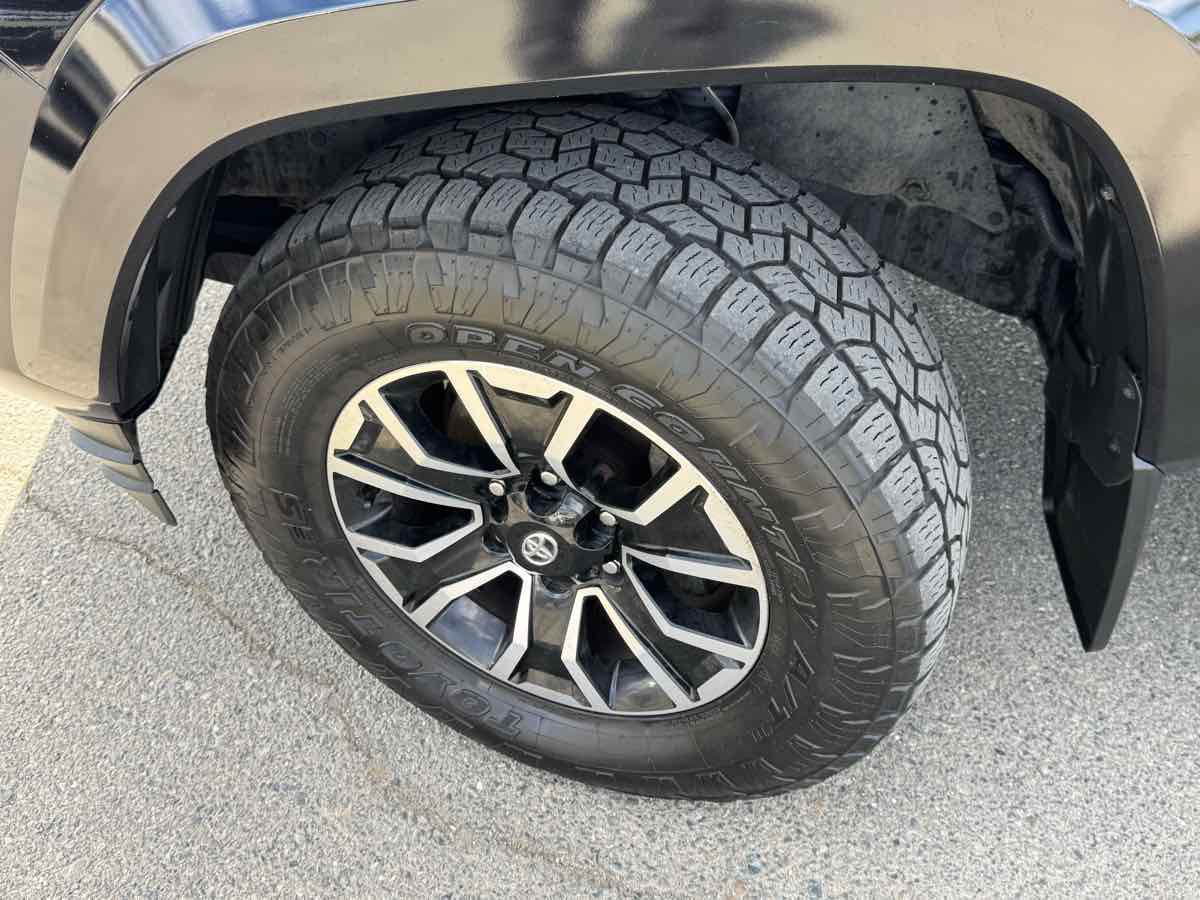 Used 2022 Toyota Tacoma TRD Sport w/ TRD Premium Sport Package AWD/4WD image 40