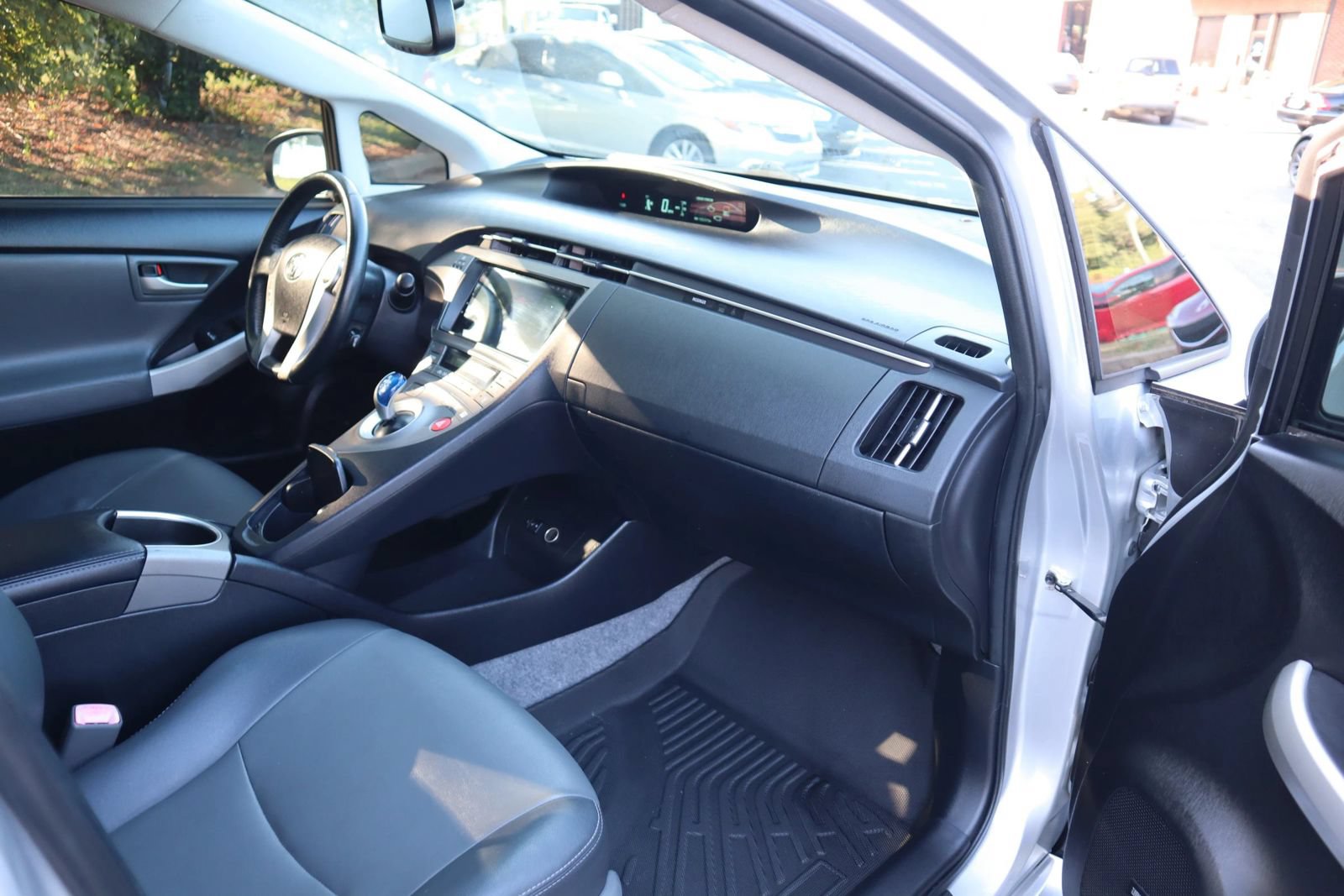 Used 2013 Toyota Prius Four FWD image 15