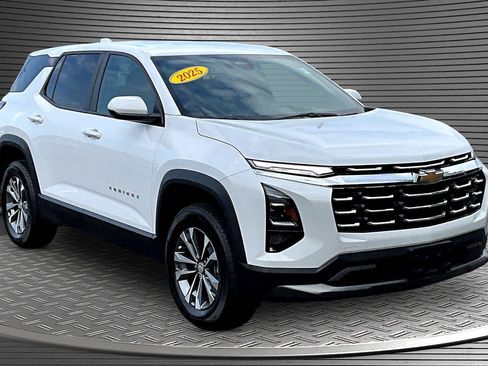 Used 2025 Chevrolet Equinox LT AWD/4WD image 1