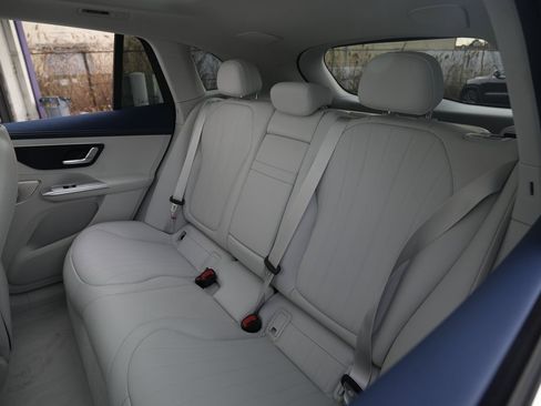 Used 2023 Mercedes-Benz EQE 500 4MATIC SUV image 20