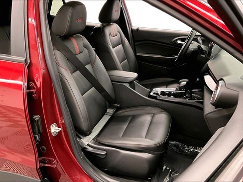 Used 2024 Chevrolet Trax RS w/ Sunroof Package FWD image 8