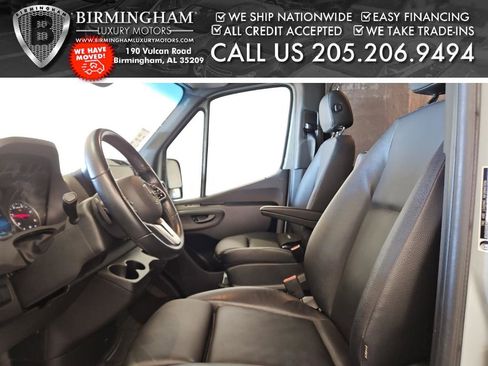 Used 2024 Mercedes-Benz Sprinter 2500 image 2