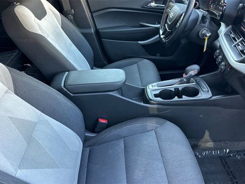 Used 2024 Chevrolet Trax RS w/ Driver Confidence Package image 17