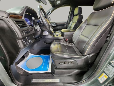 Used 2023 Chevrolet Suburban Premier AWD/4WD image 14