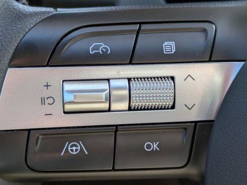 Used 2025 Hyundai Santa Cruz SEL FWD image 24