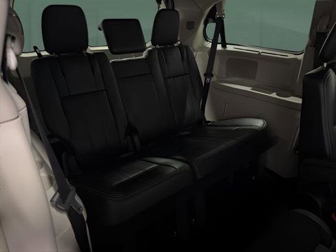 Used 2012 Chrysler Town & Country Touring-L w/ Entertainment Group #2 image 13