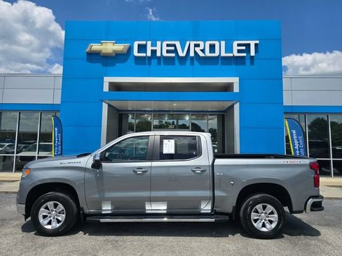 Used 2023 Chevrolet Silverado 1500 LT w/ Safety Package AWD/4WD image 2