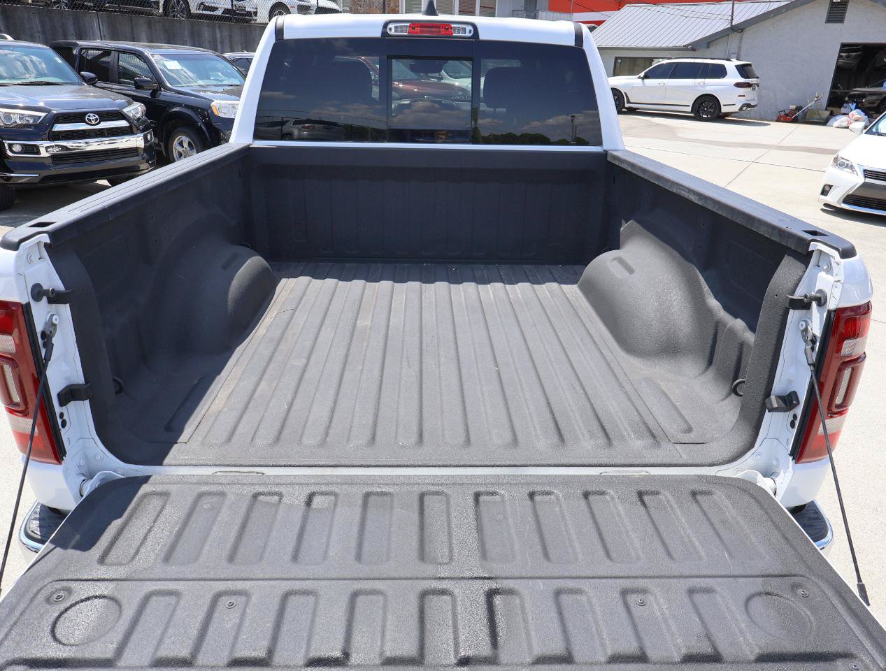 Used 2022 RAM 1500 Limited AWD/4WD image 6