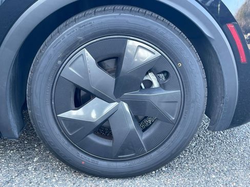 Used 2025 Toyota Prius LE image 28