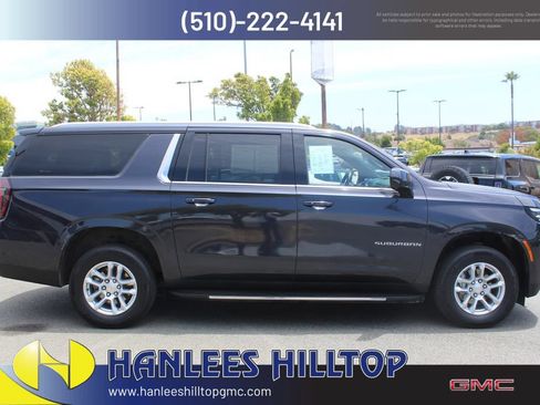 Used 2025 Chevrolet Suburban LT RWD image 6