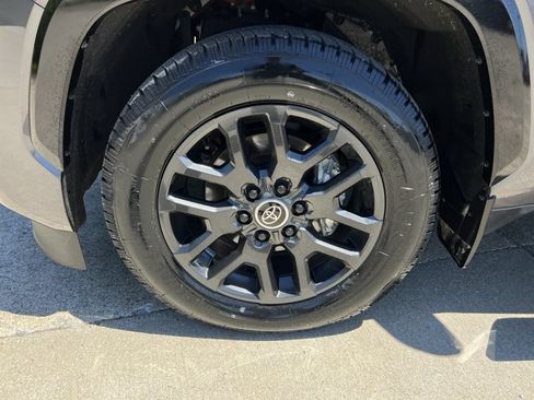 Used 2024 Toyota Sequoia Platinum AWD/4WD image 33