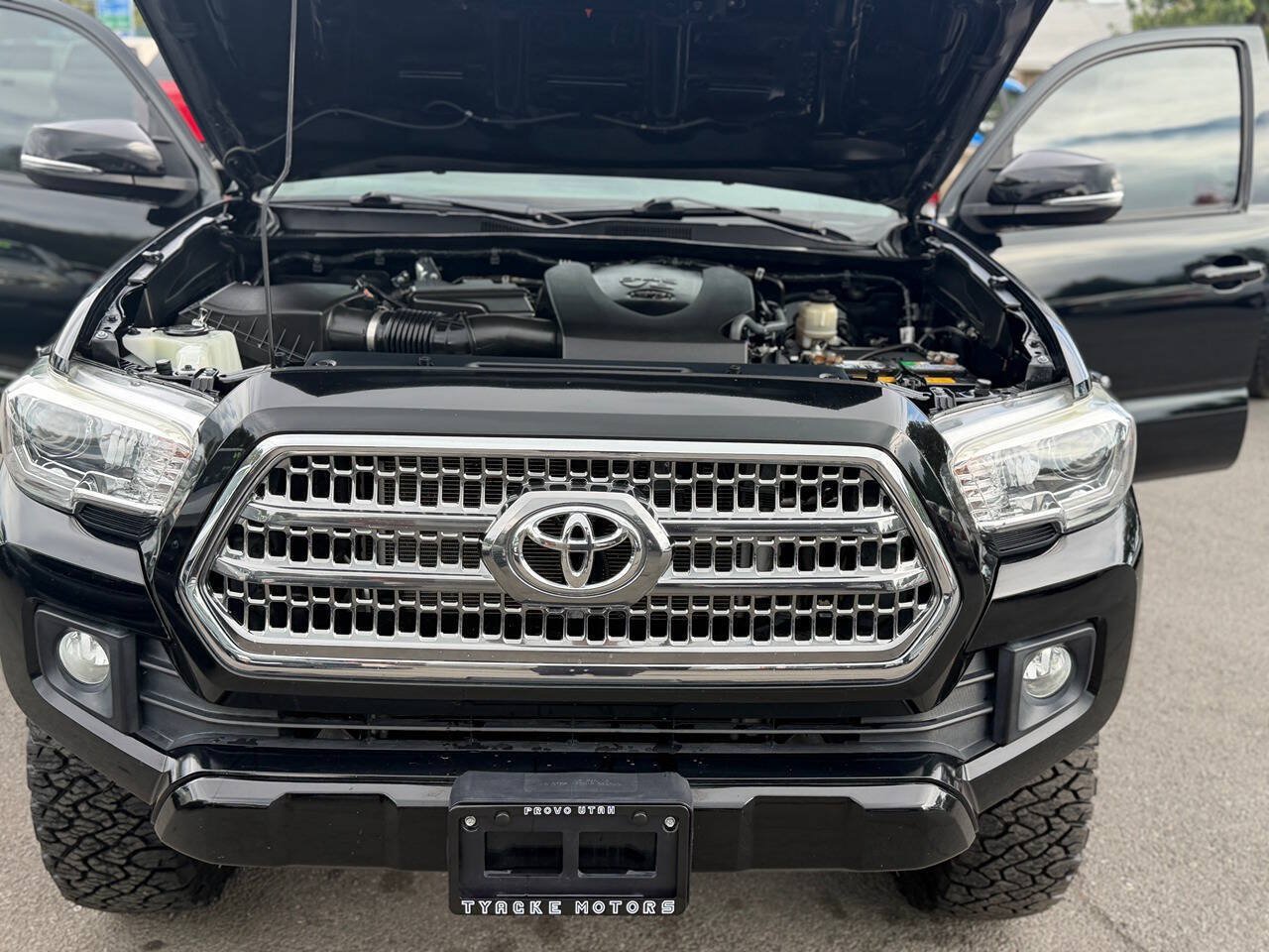Used 2017 Toyota Tacoma TRD Sport w/ Tow Package AWD/4WD image 61