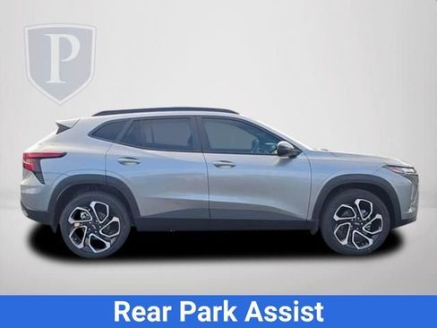 New 2026 Chevrolet Trax RS w/ Driver Confidence Package FWD image 5