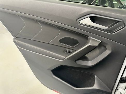 Certified 2022 Volkswagen Tiguan SE w/ Panoramic Sunroof Package image 11