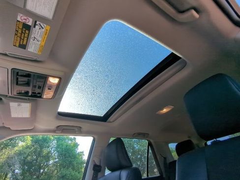 Used 2023 Toyota 4Runner Limited AWD/4WD image 3
