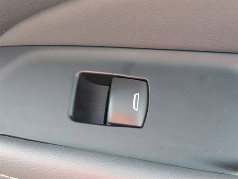 Used 2024 Buick Enclave Premium image 33