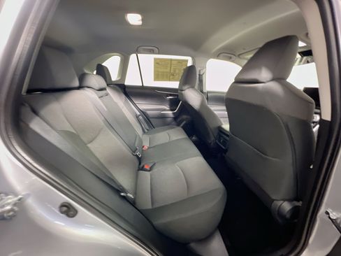 Used 2025 Toyota RAV4 XLE FWD image 33
