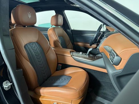 Used 2021 Maserati Levante S GranLusso AWD/4WD image 29