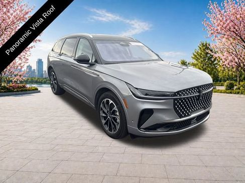 Used 2024 Lincoln Nautilus Reserve w/ Equipment Group 203A AWD/4WD image 11