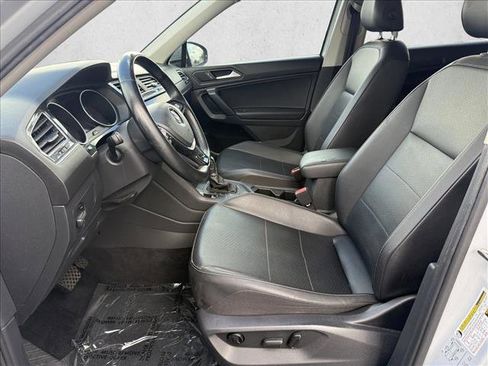 Used 2019 Volkswagen Tiguan SE image 10