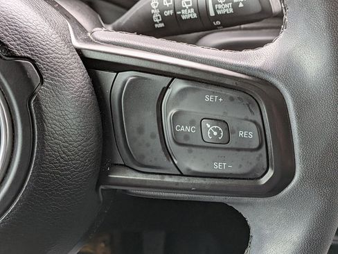 Used 2023 Jeep Wrangler Willys image 19