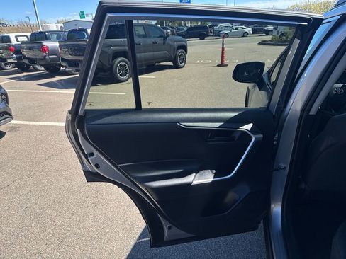 Used 2021 Toyota RAV4 LE w/ Carpet Mat Package (TMS) AWD/4WD image 37