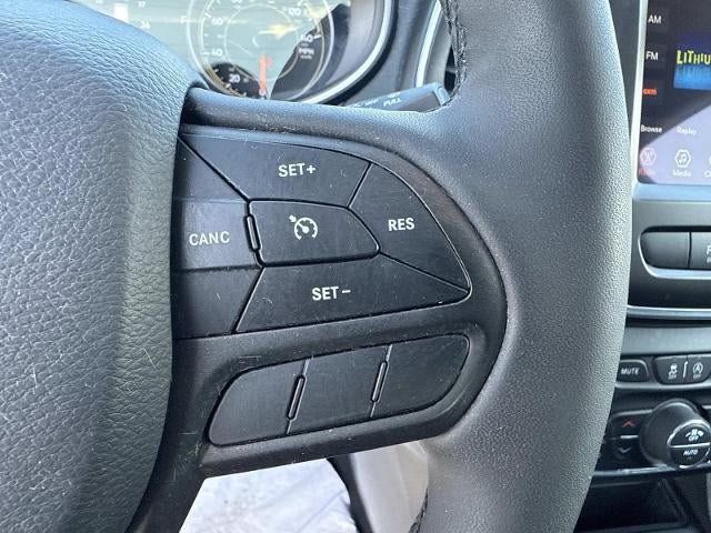Used 2021 Jeep Cherokee Trailhawk w/ Comfort/Convenience Group AWD/4WD image 19
