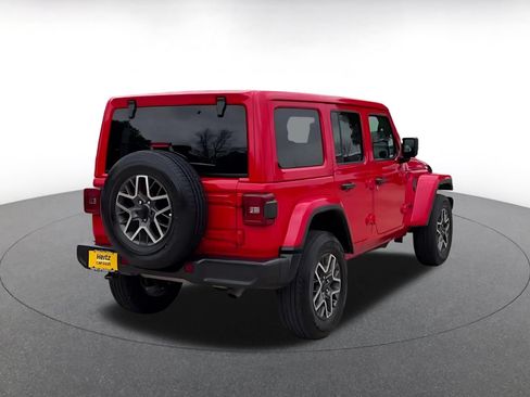 Used 2025 Jeep Wrangler Unlimited Sahara AWD/4WD image 15