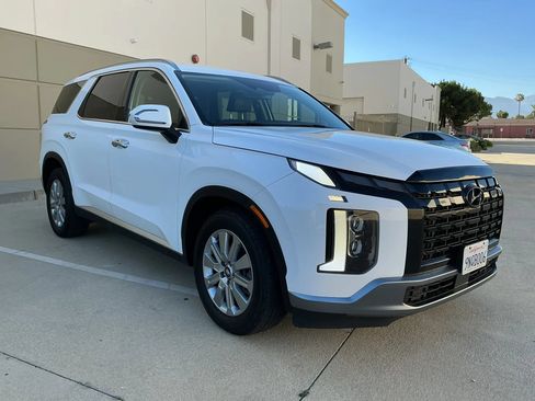 Used 2024 Hyundai Palisade SEL FWD image 3