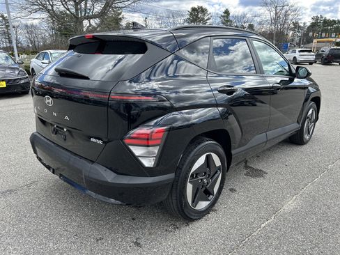 Certified 2024 Hyundai Kona SEL FWD image 5