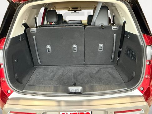 Used 2025 Nissan Pathfinder SL AWD/4WD image 13