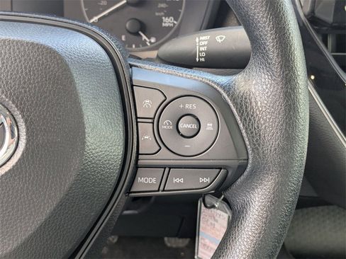 Used 2025 Toyota Corolla LE image 19