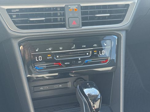 New 2026 Volkswagen Taos SE FWD image 20