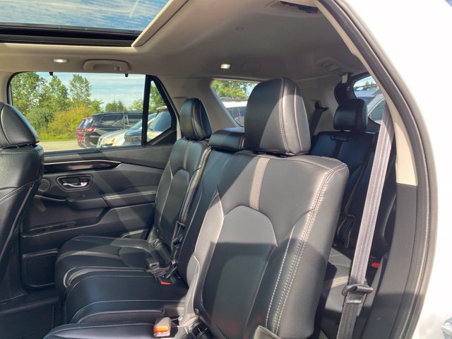 Used 2023 Honda Pilot Touring image 16
