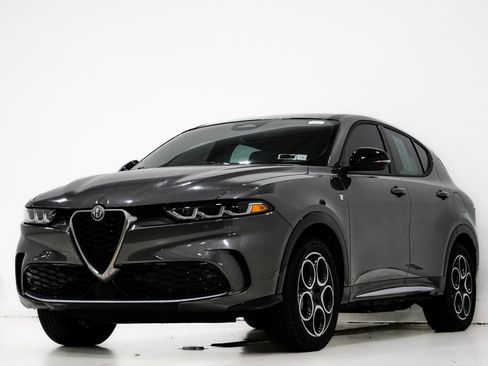 Used 2024 Alfa Romeo Tonale Ti image 3