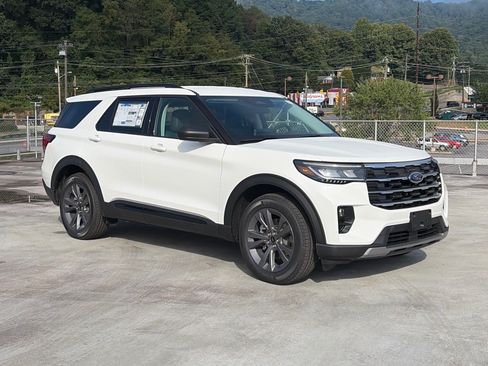 New 2026 Ford Explorer Active w/ Active Comfort Package AWD/4WD image 1
