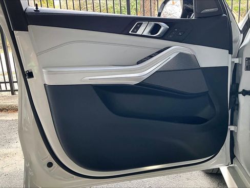 Used 2023 BMW X5 sDrive40i w/ Executive Package image 22