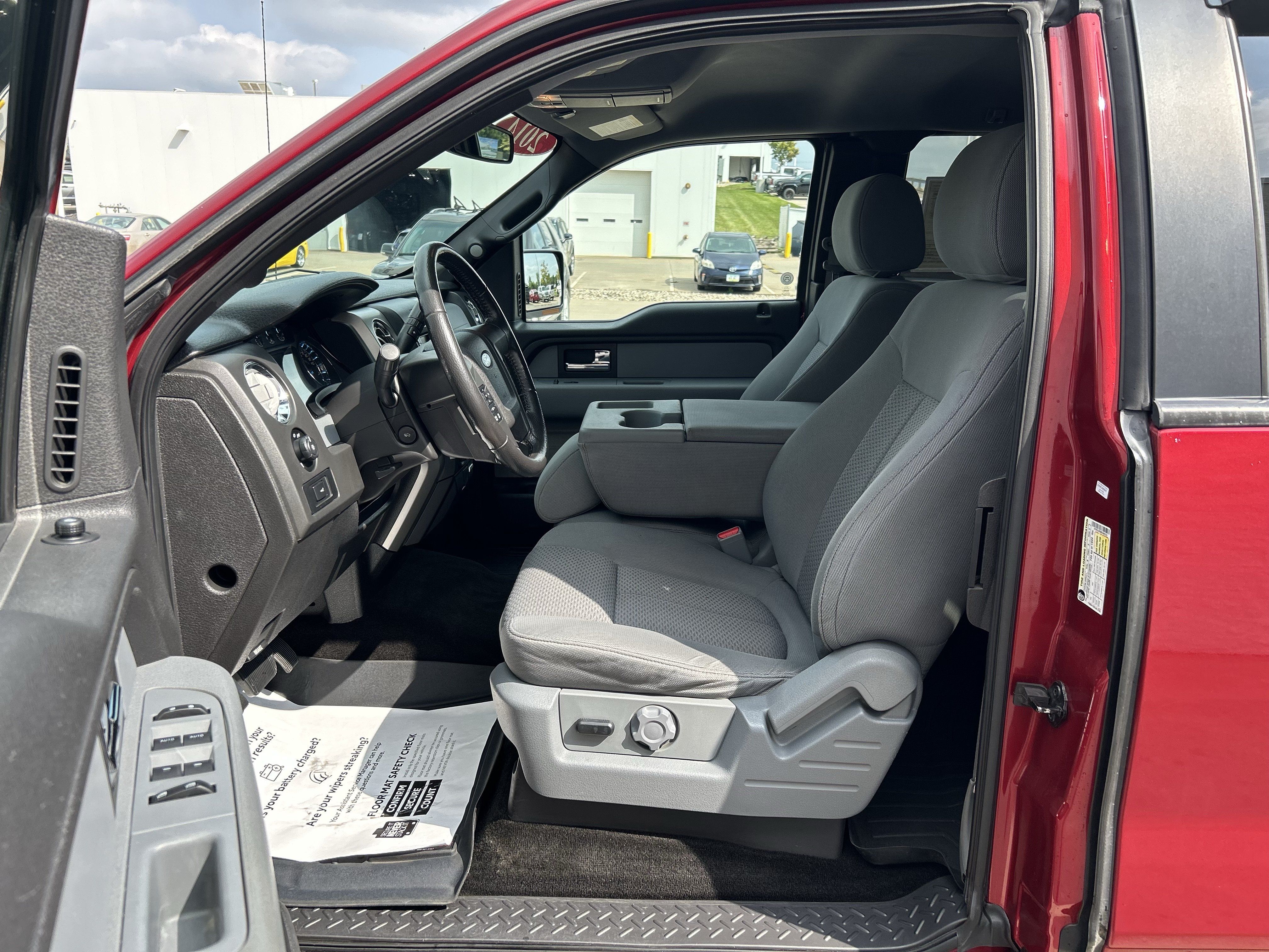 Used 2014 Ford F150 XLT w/ Equipment Group 302A Luxury AWD/4WD image 14