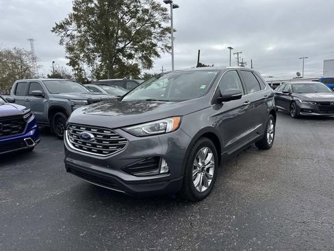 Certified 2024 Ford Edge Titanium image 3